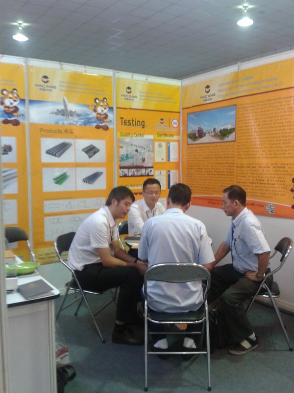 福鹿会F6铝厂参与2013年越南首届门窗幕墙展