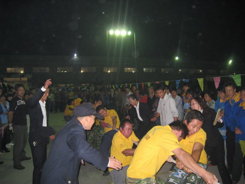 悒悒不乐庆国庆，五彩缤纷展风采