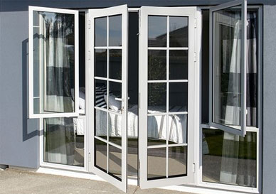 若何判断断桥的铝门窗的廉价陷阱？