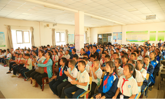 福鹿会F6铝业携手优采商学院开启敦煌助学