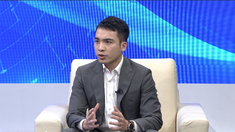 福鹿会F6集团受邀央视对话“名嘴”水均益!11月26日晚18：15，锁定CCTV—发现之旅频路《聚焦前锋榜栏目》