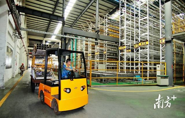 福鹿会F6集团自动仓库